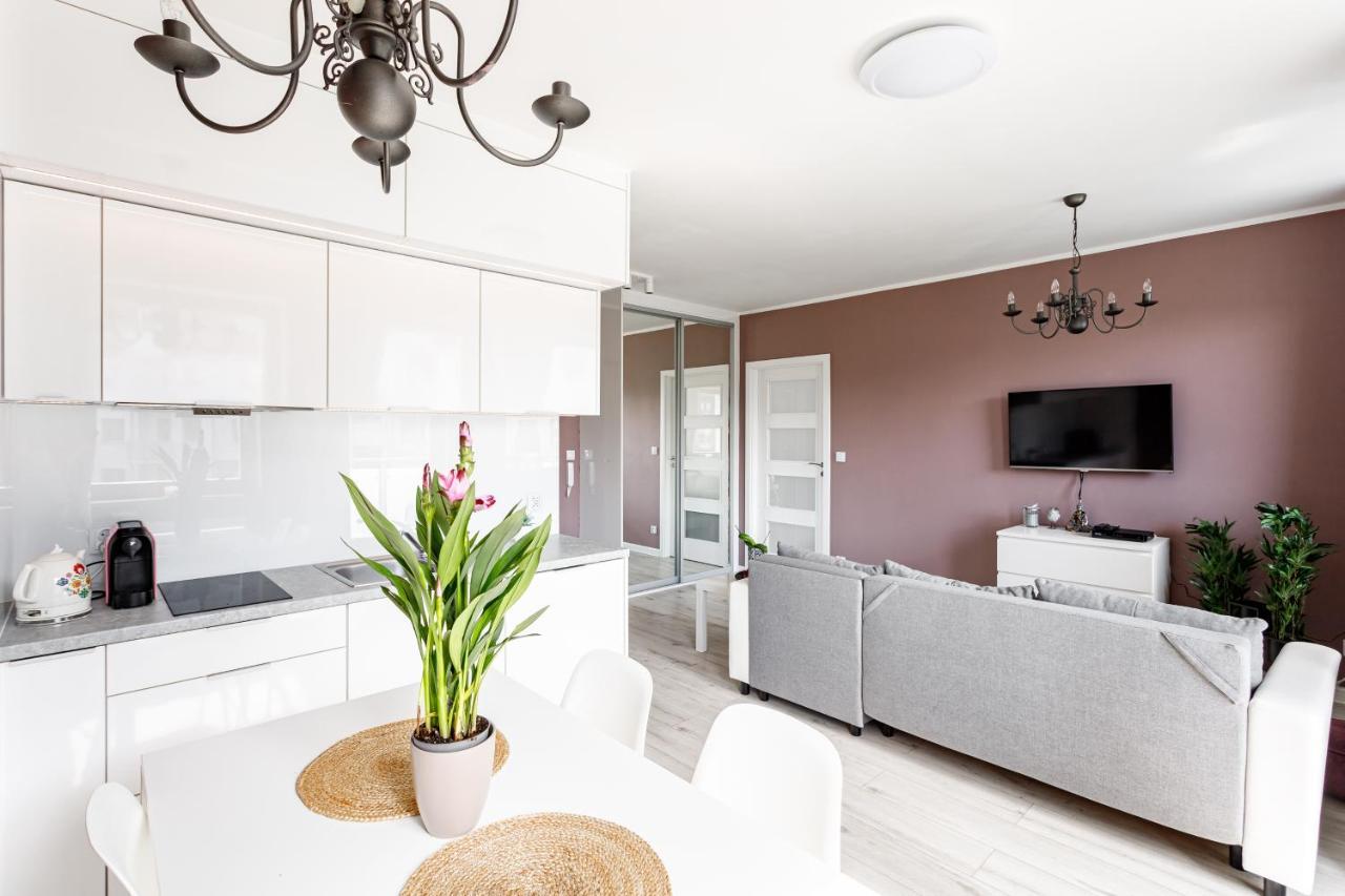 Apartament "Anna" - Kwartal Rozy Wiatrow, 15 Min Spacerem Od Plazy Swinemünde Exterior foto